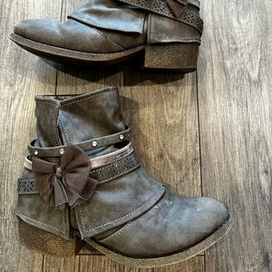 Girls country style booties